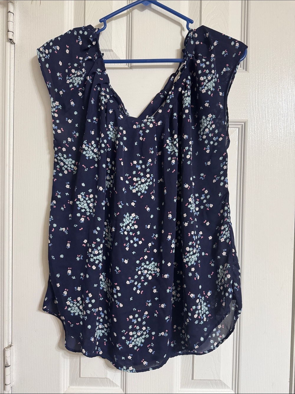 LC Lauren Conrad Navy Floral V-Neck Ruffled Cap Sleeve Camisole